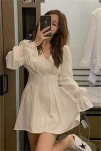 穿越到修真世界，我教太子绝世神功好看的小说推荐完结