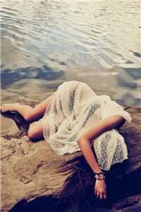 雾屿间跌落的玫瑰全球完整文集