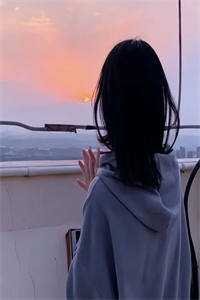 完虐绿茶白莲，被毒舌校霸亲到脸红热门小说